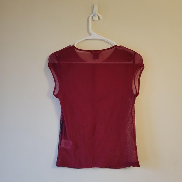 Dark red grunge mesh sheer guess graphic print top - Picture 4 of 5